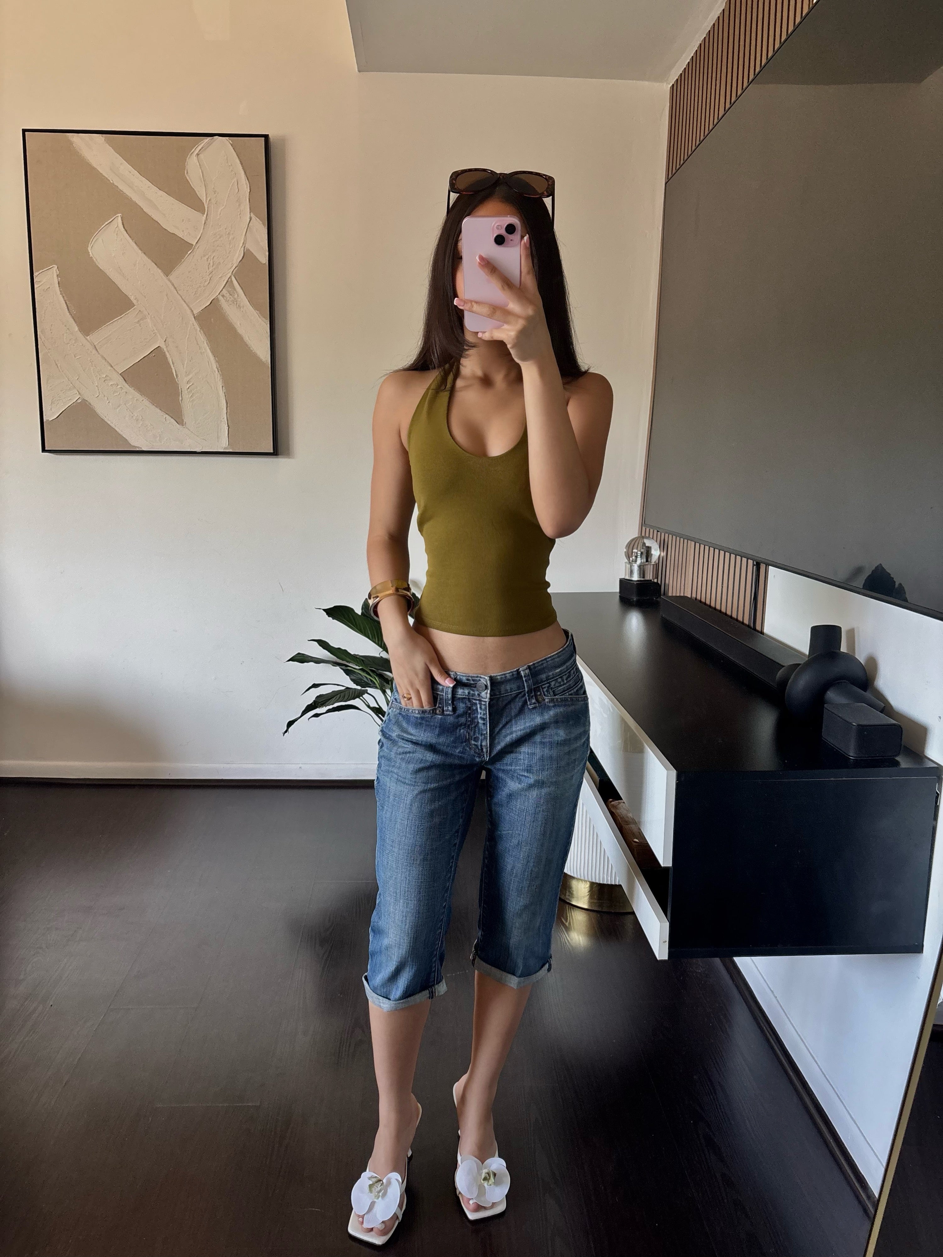 low-rise washed capris