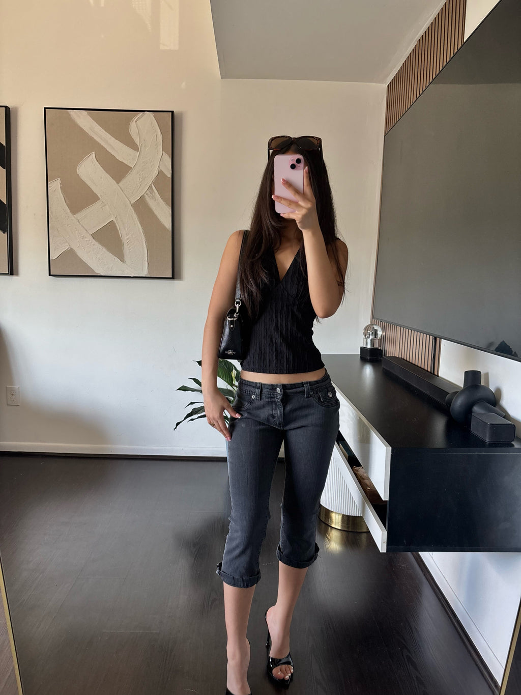 Black low-rise capris
