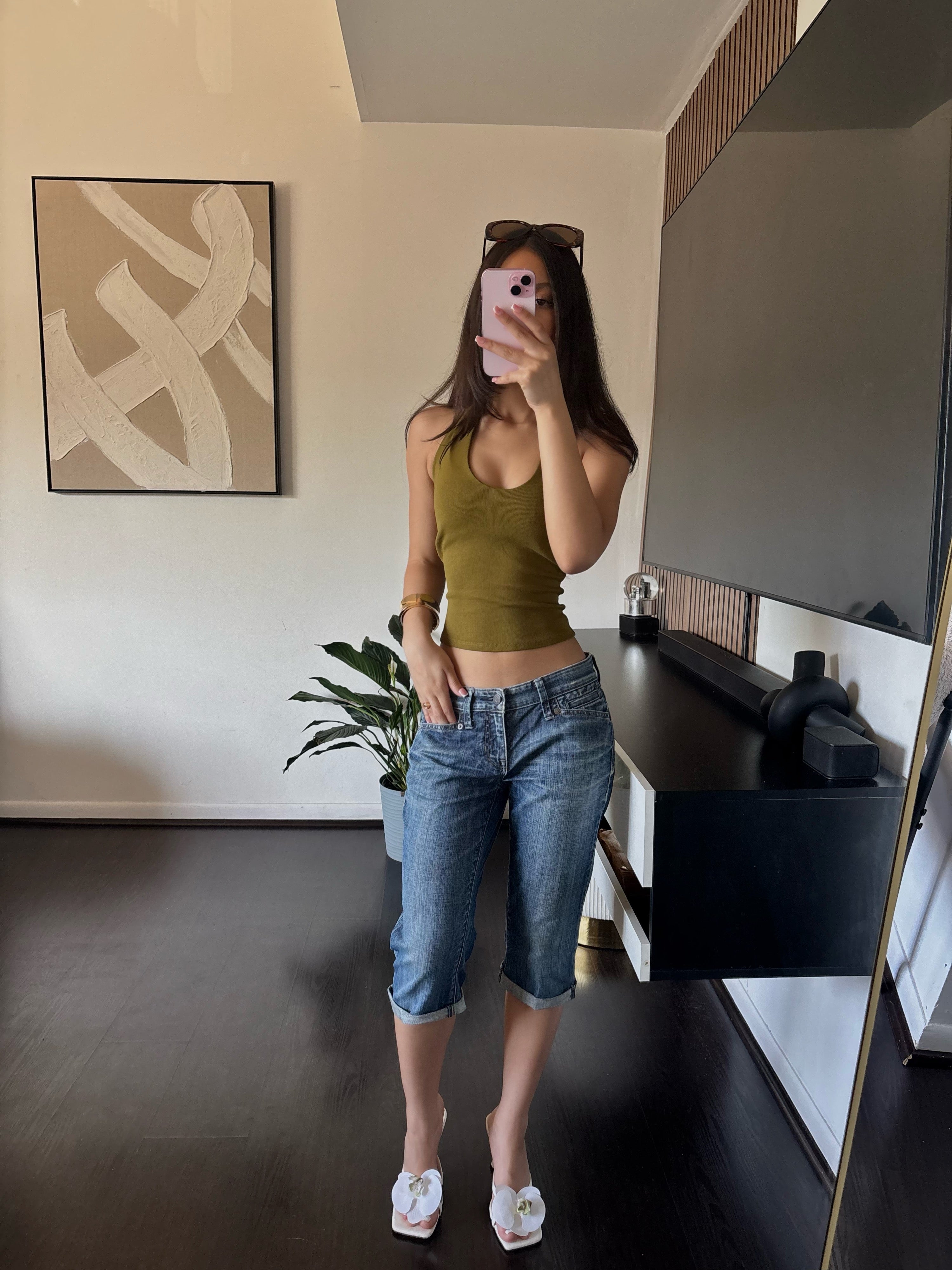 low-rise washed capris