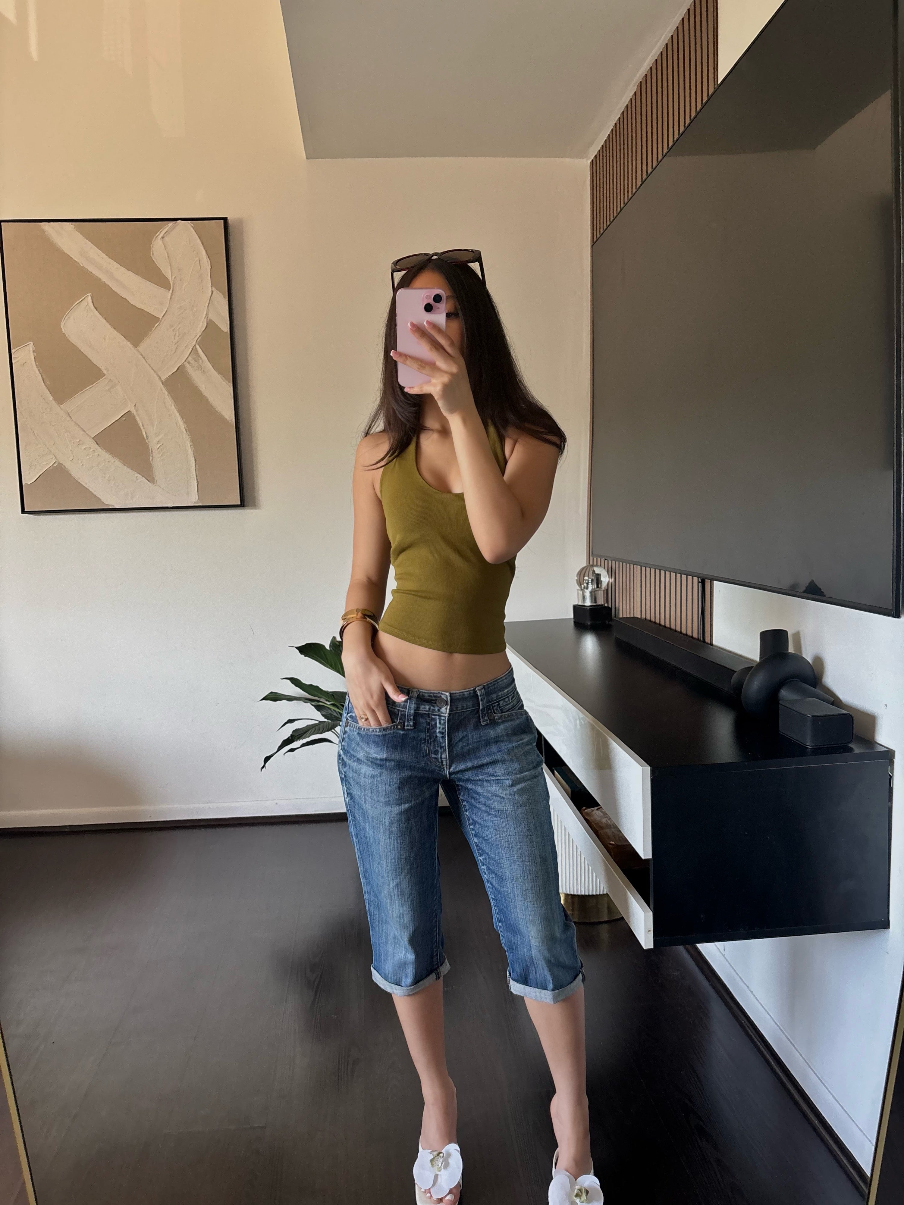 low-rise washed capris